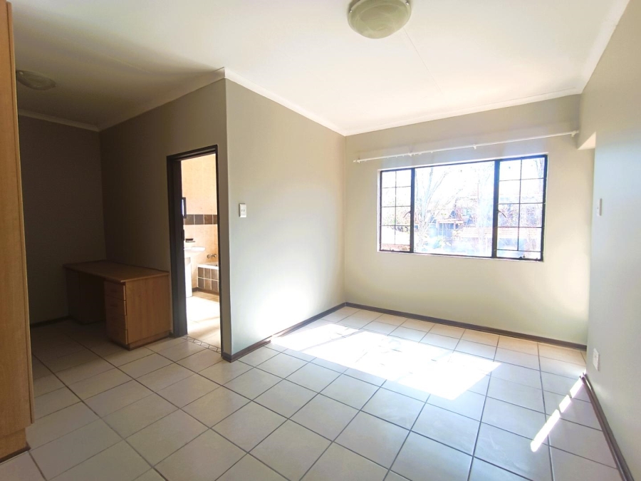 4 Bedroom Property for Sale in Langenhovenpark Free State